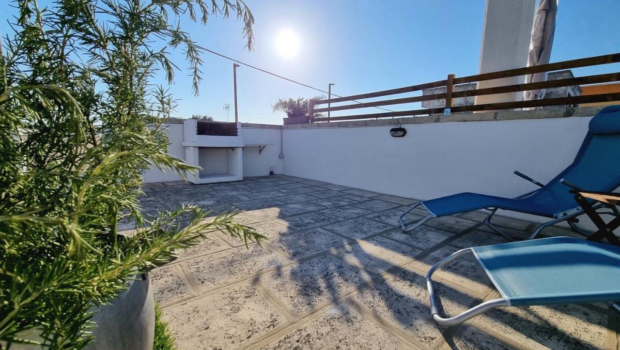 La Terrazza Dei Nonni Διαμέρισμα Torre Specchia Ruggeri Εξωτερικό φωτογραφία